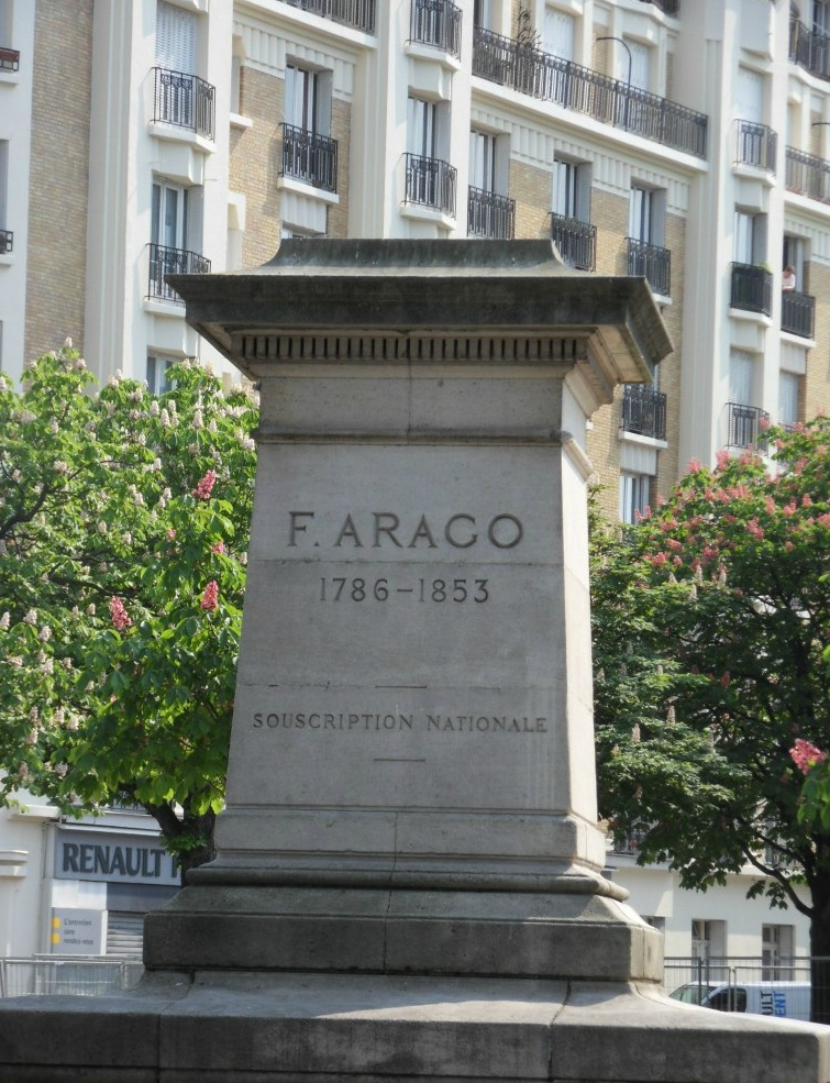 Base de la escultura desaparecida de Arago, Buelvar Arago, Observatorio de París