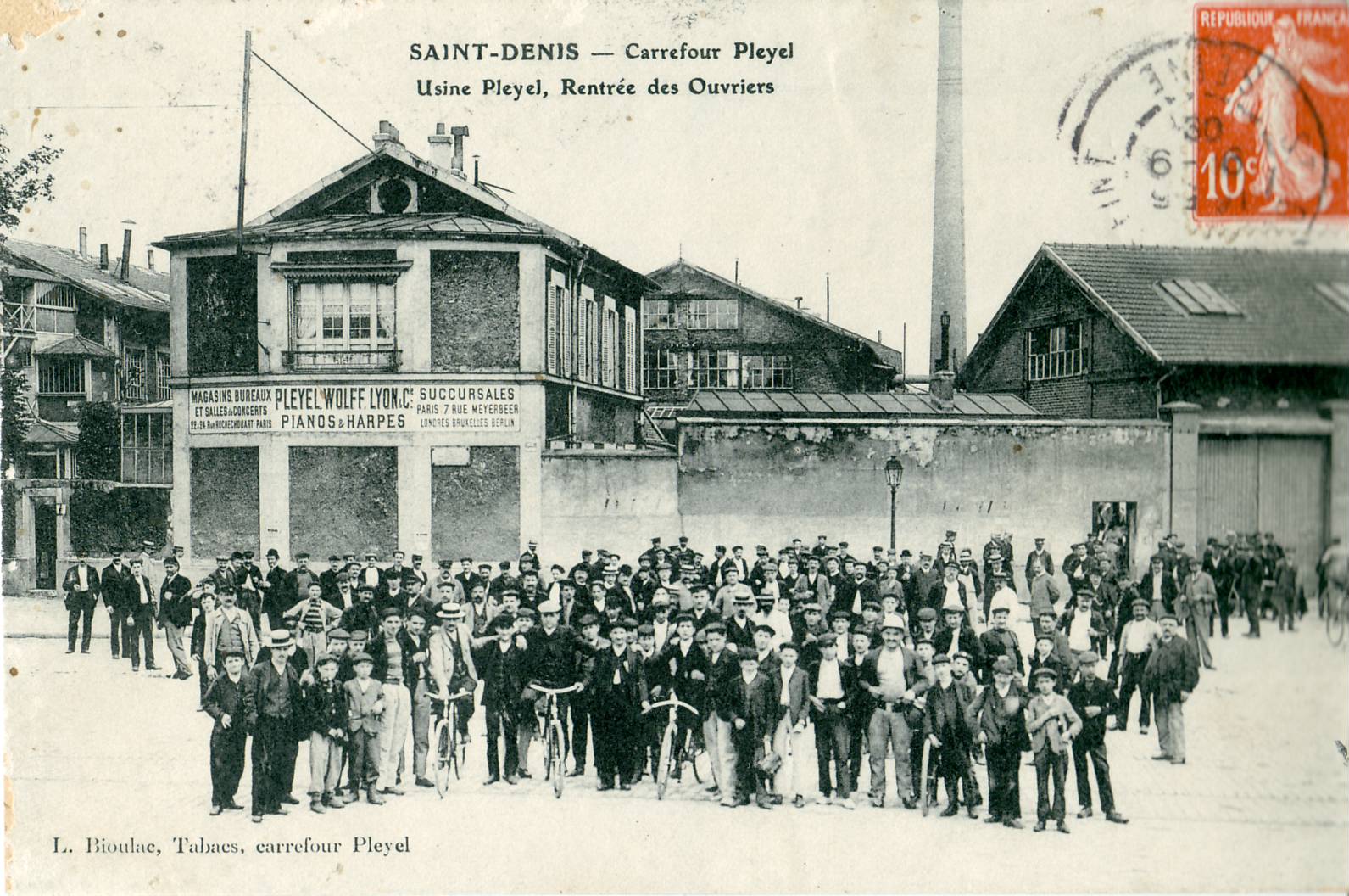 El Carrefour Pleyel, es hoy la financiera de Saint Denis, en aquella época tomó su nombre de la manufactura de pianos Pleyel, fundada en 1807.