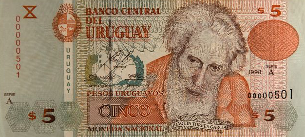 Billete de $5 con la imagen de Joaquín Torres García, fuera de circulación.